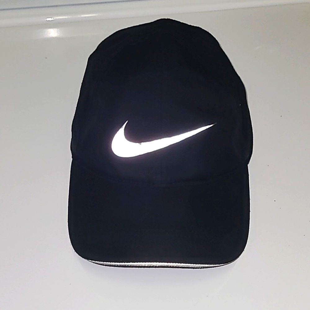 Nike heritage86 reflective hat